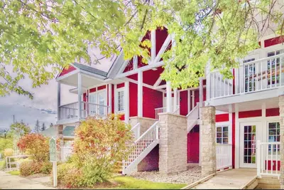 Image de 🐎Horseshoe Valley townhouse condo close to lakes 🌊