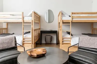Image de Luxury Soho Styled Two-Level Townhouse - Old Town