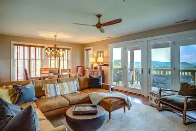 Image de Majestic Views with 3 King Bedrooms! The perfect mountain getaway!