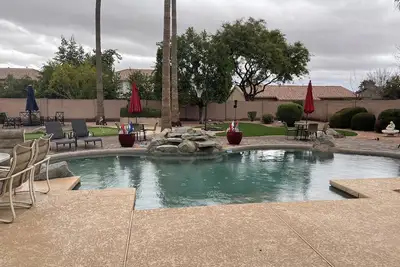 Image de Beautiful 5 bedroom home located in a gated community.