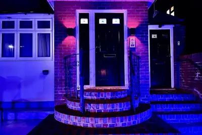 Image de Luxe  Villa with 6 En-suite Bedrooms in West London  - Wembley Stadium 5km