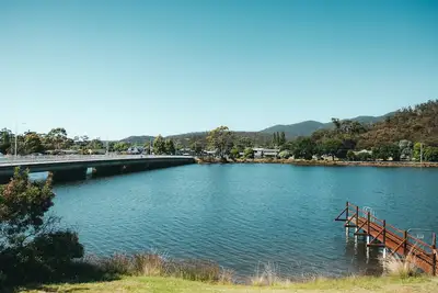 Image de Located on the banks of the Prosser River; just a short walk to local amenities.