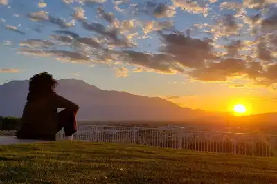 Image de Pristine Home w/ Panoramic Mountain & Desert Views! A step above — Literally —