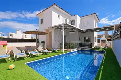 Image de Villa White Star - 100m from Beach