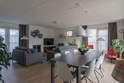 Image de Villa spacieuse dans un parc de vacances Ă Makkum