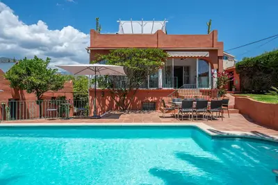 Image de Villa Tiphareth avec piscine privée, Wi-Fi et climatisation.