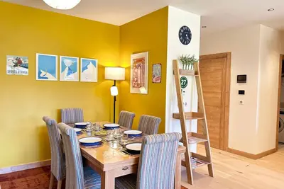Image de Luxueux Appartement au Centre des Gets avec Jardin, Proche Pistes, 3 Chambres, Wi-Fi, Parking