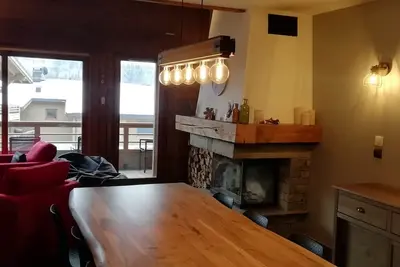 Image de Spacieux 4p avec balcon sud, cheminée et parking, proche funiculaire et centre de Bourg-Saint-Maurice