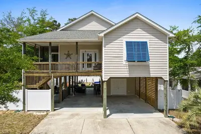 Image de Sunny Daze / 325 Ne 47th Street - Coastal Vacation Resorts