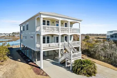 Image de Tranquility / 1326 W. Dolphin Drive - Coastal Vacation Resorts
