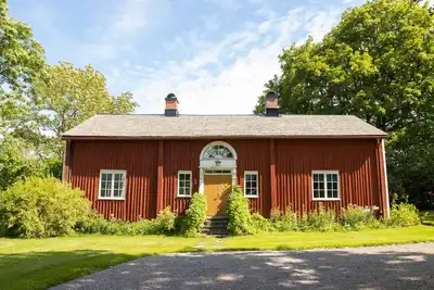 Image de Romantic Villa in historic setting with a lake-side view