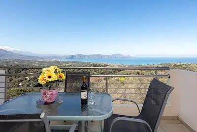 Image de Vourvahis Seaview Apartment in Karoti