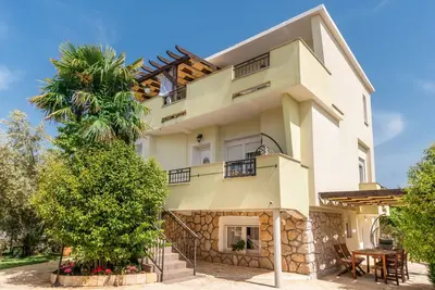 Image de Studio apartment near the main city beach