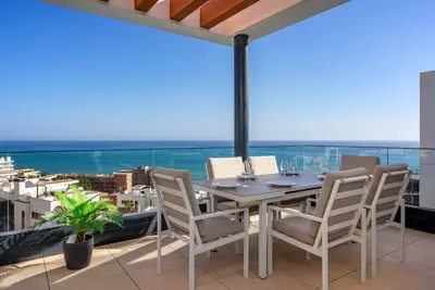 Image de Middel Views seaview apartment in El Higueron by Costarentals - Ref 64