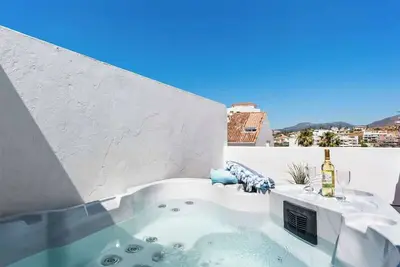 Image de Lovely penthouse by Costarentals - Ref M15