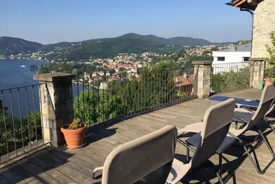 Image de Lovely Cascina, 4 min by car to Lake, stunning lake views, Ac, private parking