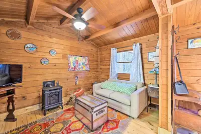 Image de Rosman Vacation Rental w/ Charcoal Grill!