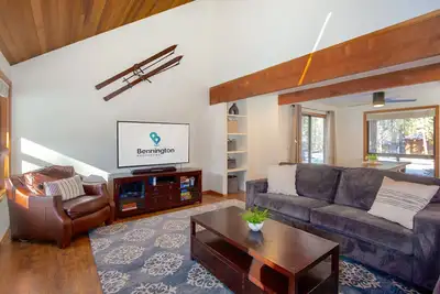 Image de Otter 3 - Charming Home, A/C, Hot Tub, Close to the Village