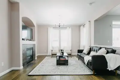 Image de Spacious 3 Br House w/hot tub in Se Portland, Sleeps 8, near popular attractions