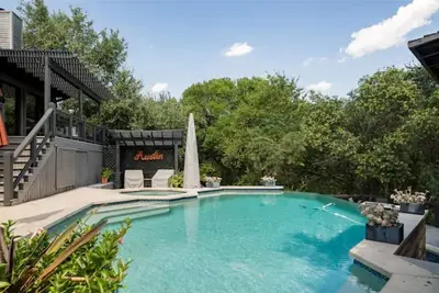 Image de Barton Hills Oasis With Private Pool