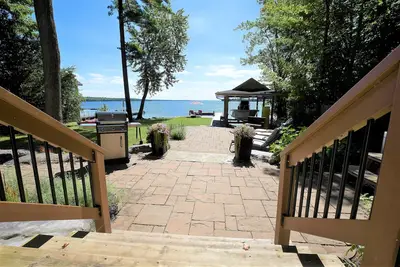Image de Lux*Waterfront*Bobcaygeon*Weedfree*Boat dock