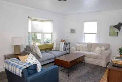 Image de Sunny Home in the Heart of Fayetteville