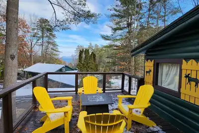 Image de The Owl of Lake George 2 Br deck lake views fireplace