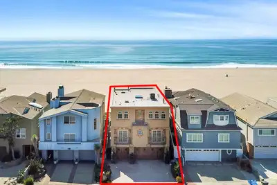 Image de Newer Villa On The Sand 7beds 6baths, Elevator, 5-car parking!