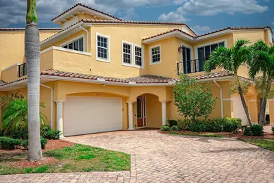 Image de Beachside, 5 Bedroom Luxury Home