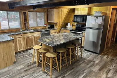 Image de Cozy and Very spacious cabin within 20 miles of Yellowstone.