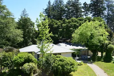 Image de Serene Gated Executive House in Saratoga's Finest Area.