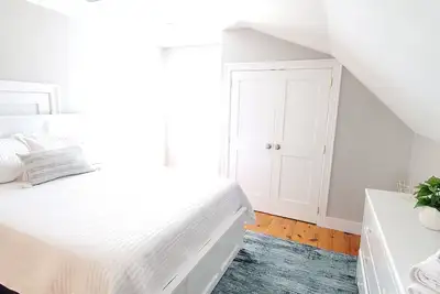 Image de 2-level 4 Bed Near Downtown