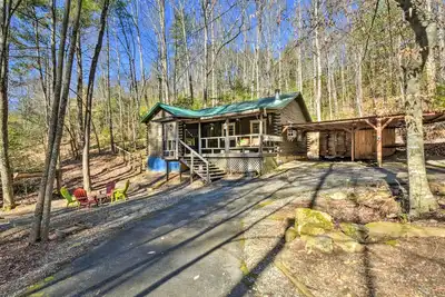 Image de Blairsville Cabin w/ Fire Pit, 7 Mi to Dtwn!