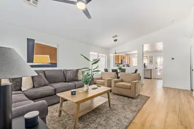 Image de Super Bowl Lvii Getaway |Near Ball Parks & Stadium