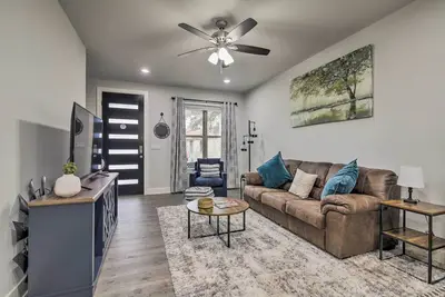 Image de Lago Vista Townhome Near Lake Travis!