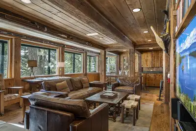 Image de Historic Rivendell at Palisades Tahoe |6br/5ba - Sleeps 14 | 5 Min Walk to Village
