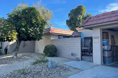 Image de Calling all Snowbirds! Beautiful Resort Living at Cathedral Canyon Country Club!