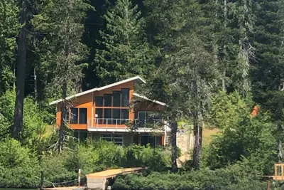 Image de Luxury Lakeside House with large outdoor sauna