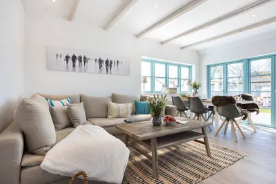 Image de Villa Bundi - Modernes Endhausteil in Ruhiger Lage mit Saunaoase und Großzügigem Garten