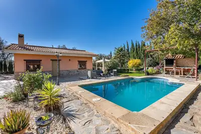 Image de Maison de vacances \"A Pie De Sierra Nigüelas\" avec vue sur les montagnes, piscine privée & Wi-Fi