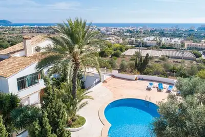 Image de Maison de campagne 'Na Penyal Ref 246' avec vue sur la mer, piscine privée et Wi-Fi.