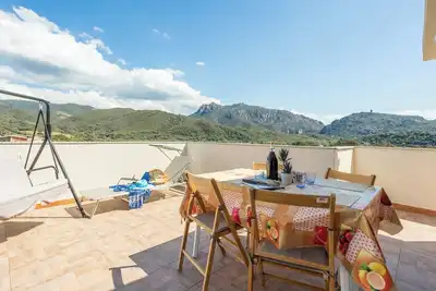 Image de Appartement \"Casa Vacanza Con Vista Panoramica\" avec vue sur les montagnes