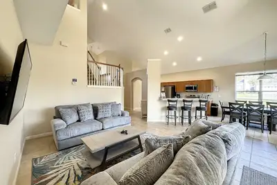 Image de Luxury 6bd 3. 5ba Pool Home in Windsor Palms Resort