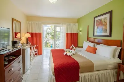 Image de Make Your Trip More Enjoyable! Minutes from Morne Pavillon Nature Preserve