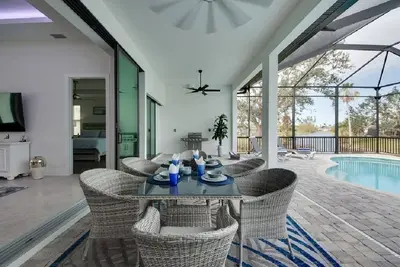 Image de Modern Single Family Home in the desirable Rose Garden