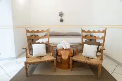 Image de Neapolitan Style Apartment