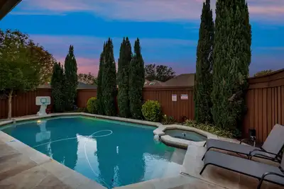 Image de Hot Tub 4 Bedroom3 Bath, Pool table, Pool