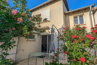 Image de La maison calme et lumineuse avec jardin