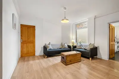 Image de Huge serviced Apartment with free parking.