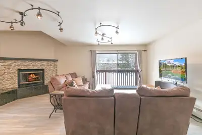 Image de Lagoon Raven Townhome: Great Location, Amenities